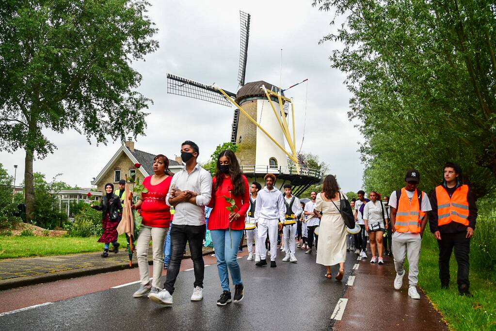 Stille tocht voor doodgestoken 17-jarige jongen