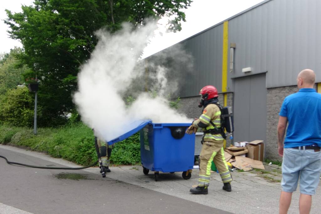Brand in papiercontainer