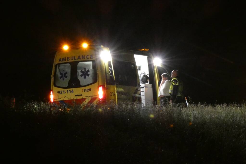 Automobilist raakt van de weg