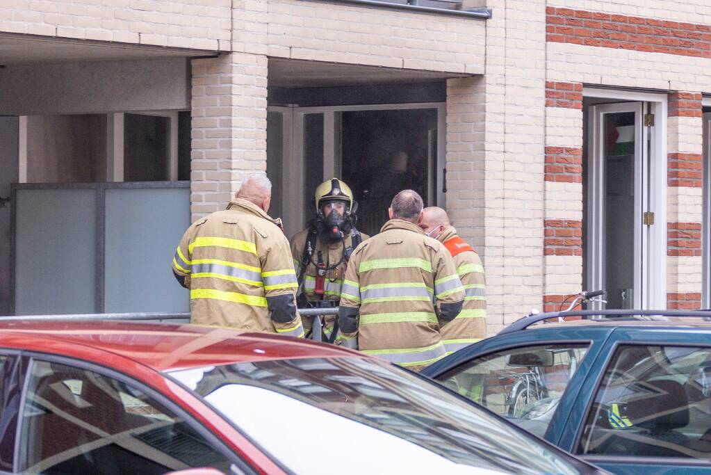 Veel rook bij keukenbrand in appartement