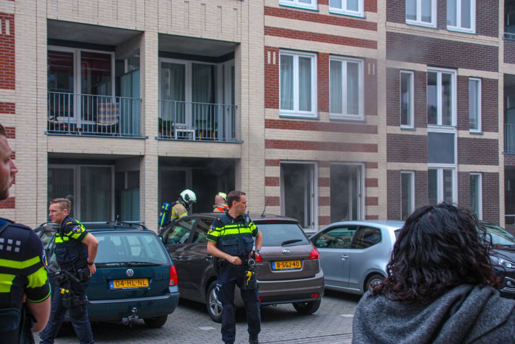 Veel rook bij keukenbrand in appartement
