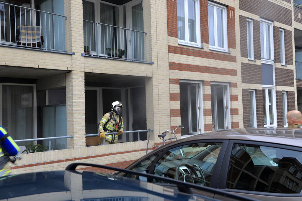 Veel rook bij keukenbrand in appartement