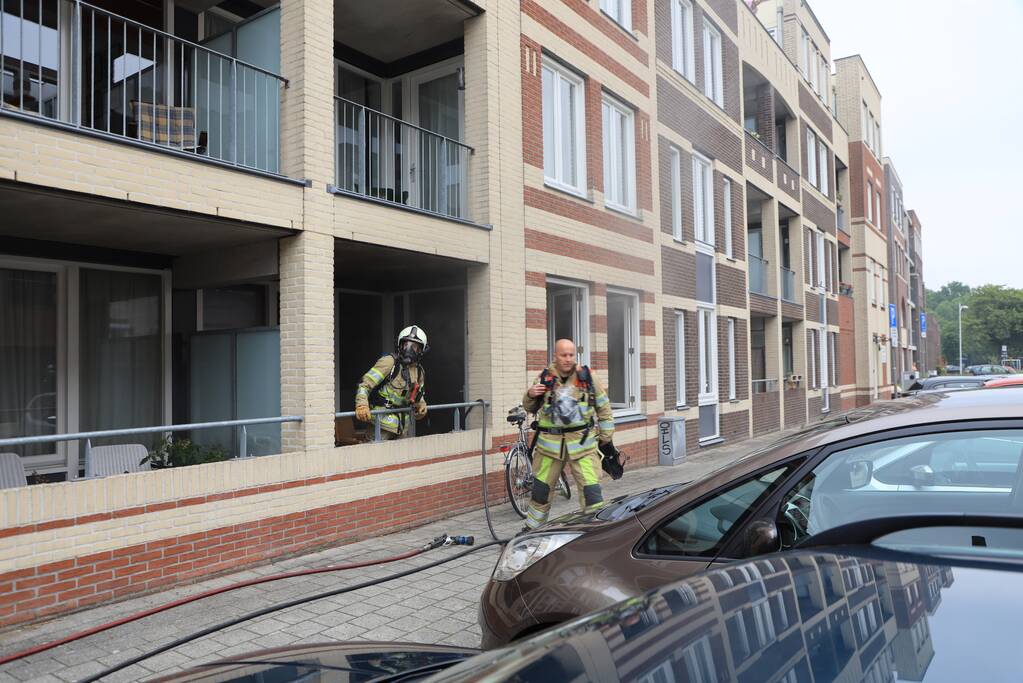 Veel rook bij keukenbrand in appartement