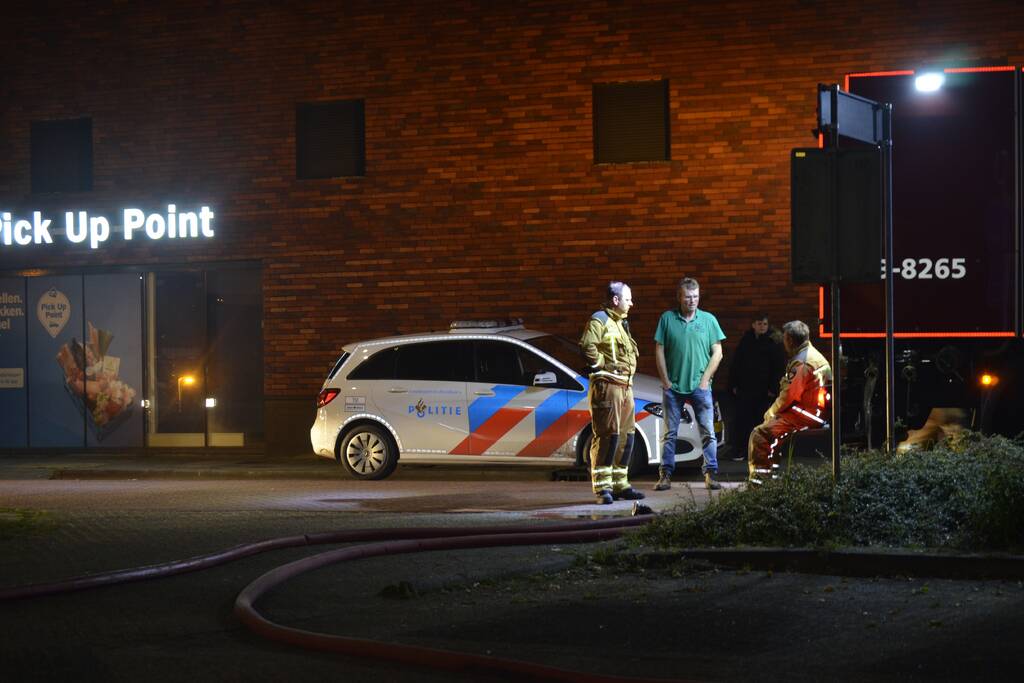 Auto brandt uit in parkeergarage