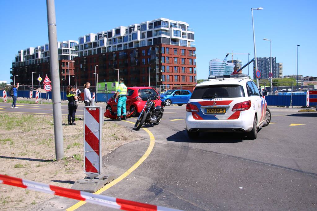 Motorrijder gewond bij botsing met auto