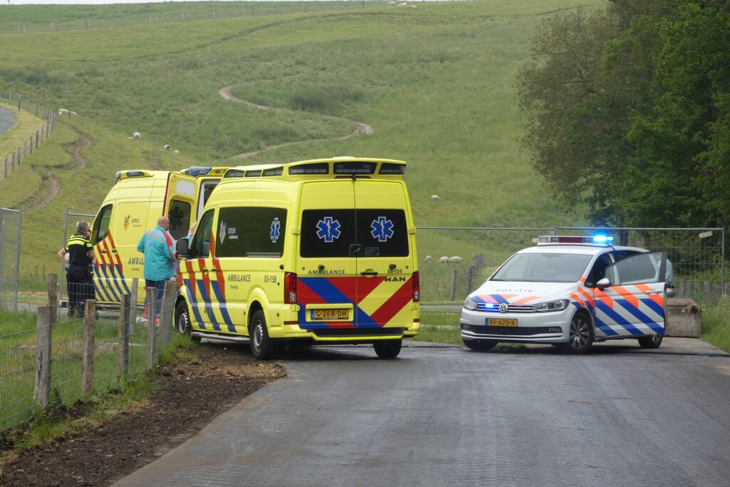 Wielrenner ernstig gewond na val