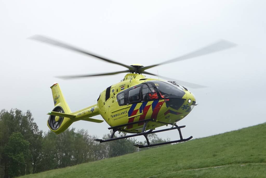 Wielrenner ernstig gewond na val