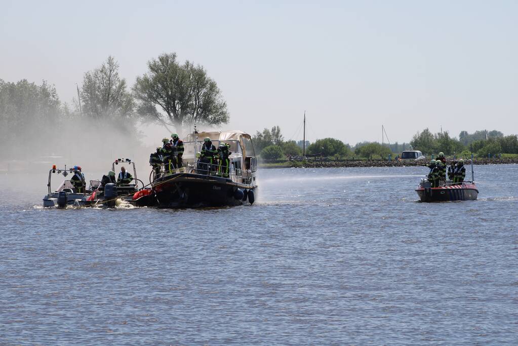 Hevige brand in motorboot