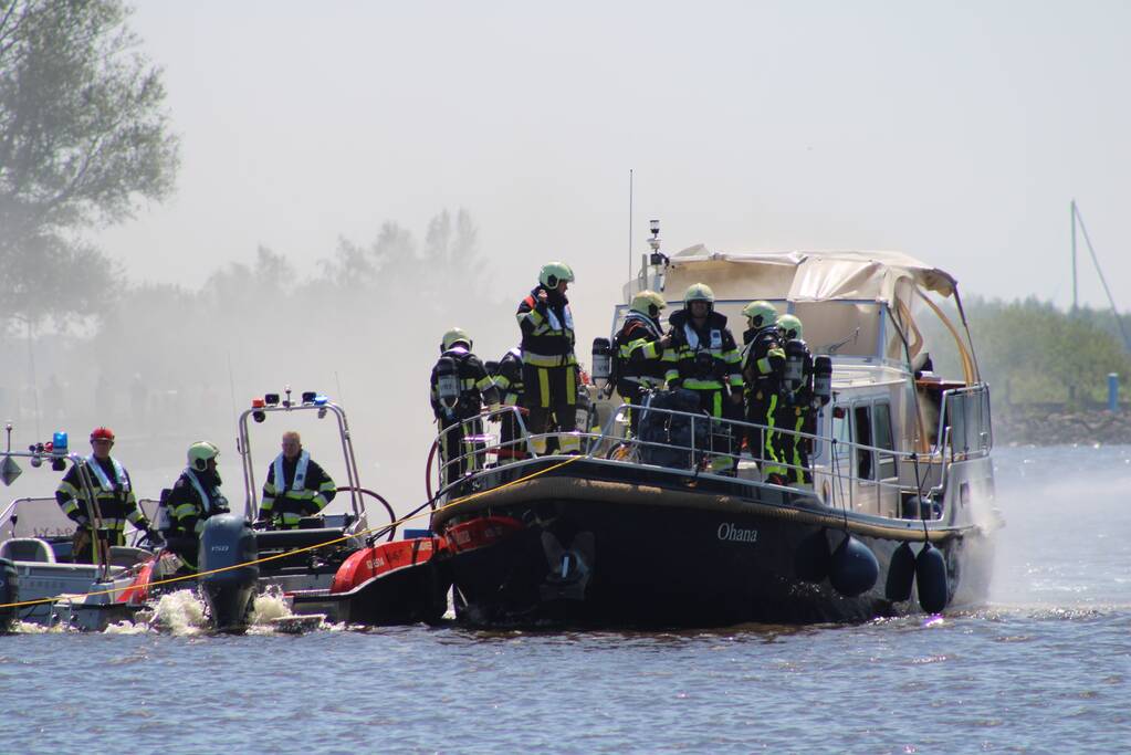 Hevige brand in motorboot