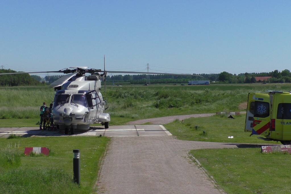 Reddingshelikopter landt bij ziekenhuis met slachtoffer