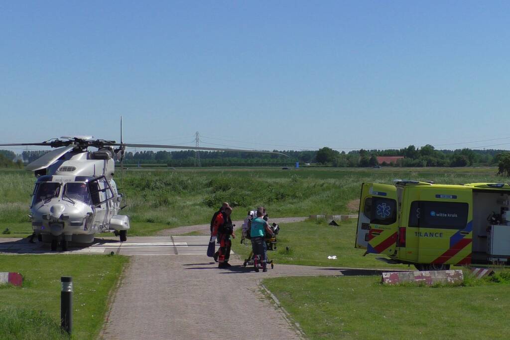 Reddingshelikopter landt bij ziekenhuis met slachtoffer