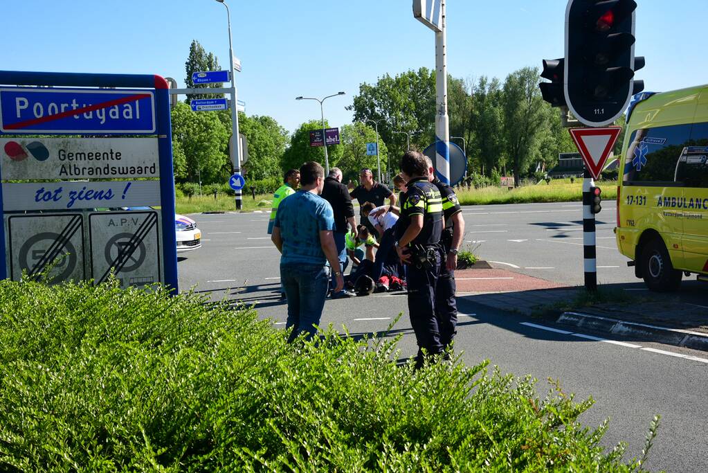 Scooterrijder gewond bij botsing met auto