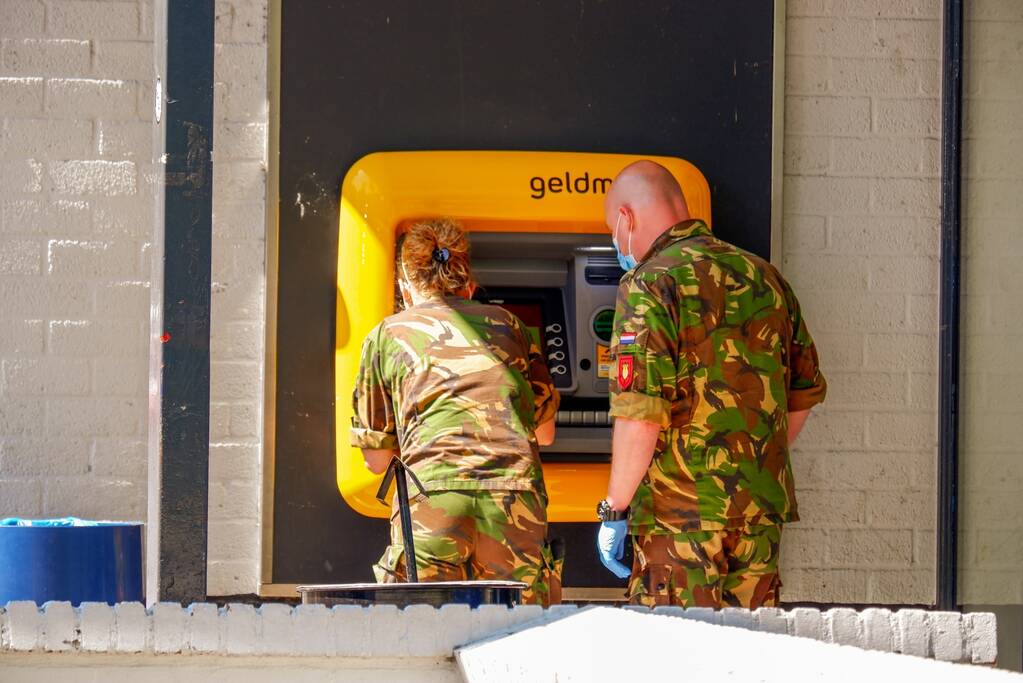 Plofkraak geldautomaat, EOD doet onderzoek naar achtergebleven explosieven