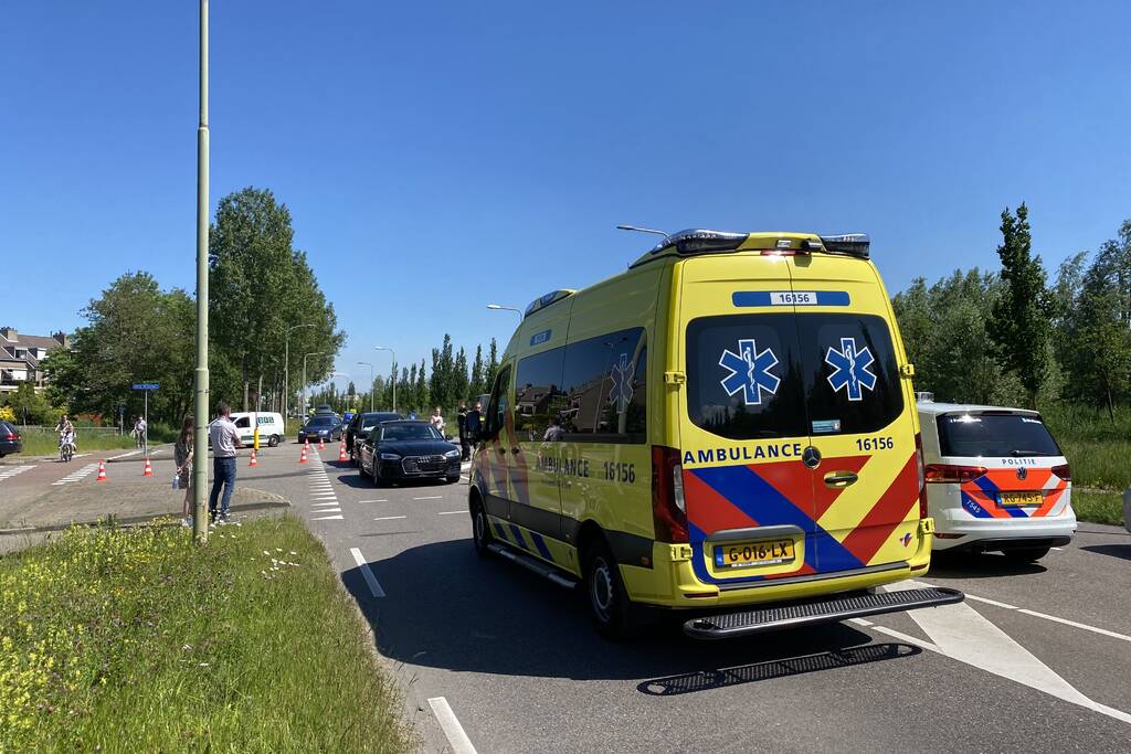 Kettingenbotsing tussen drie personenwagens