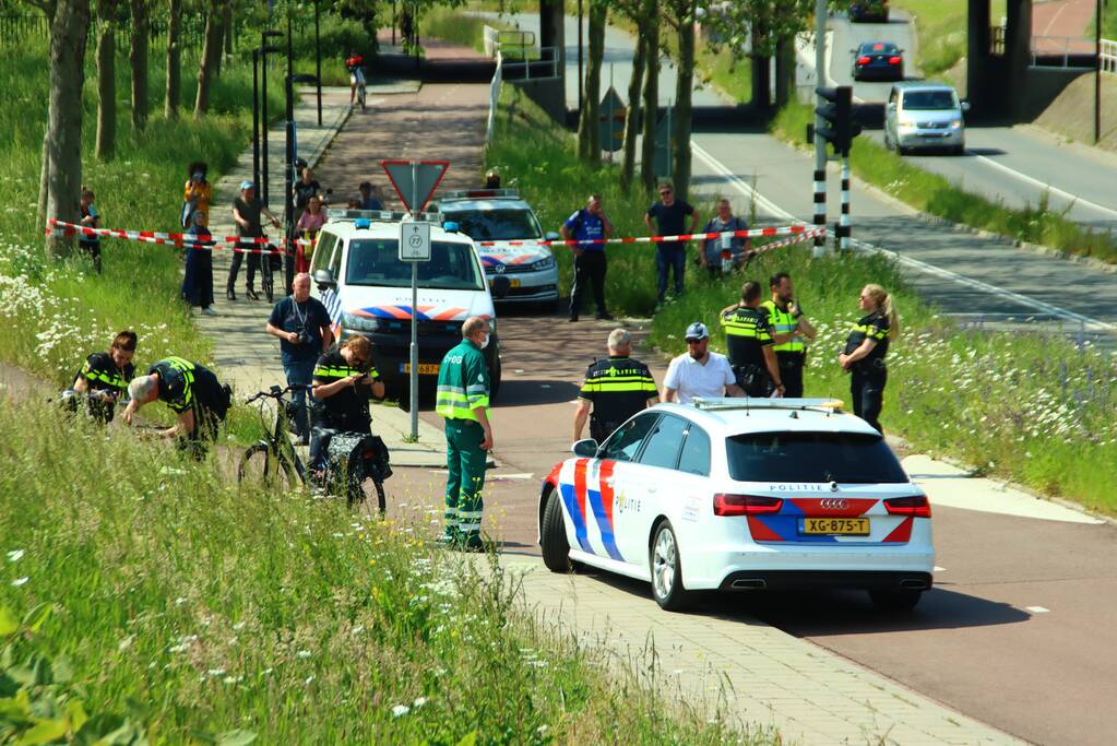 Twee fietsers ernstig gewond bij botsing