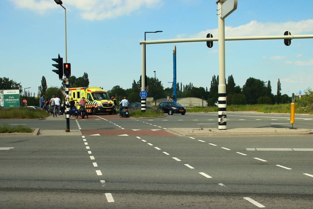 Twee fietsers ernstig gewond bij botsing