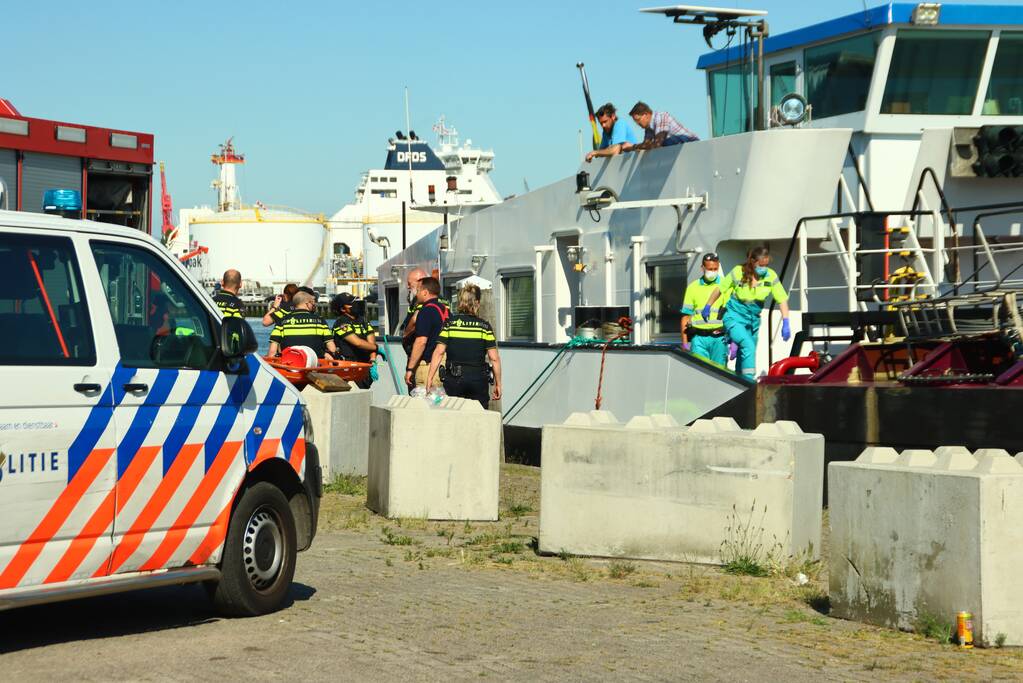 Zwemster overlijdt na botsing met vaartuig