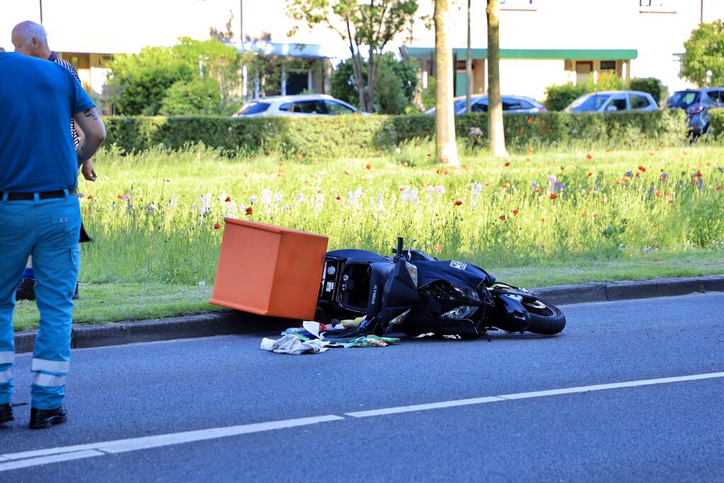 Maaltijd bezorger gaat onderuit