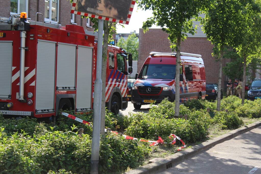 Poeder in brievenbus flatgebouw