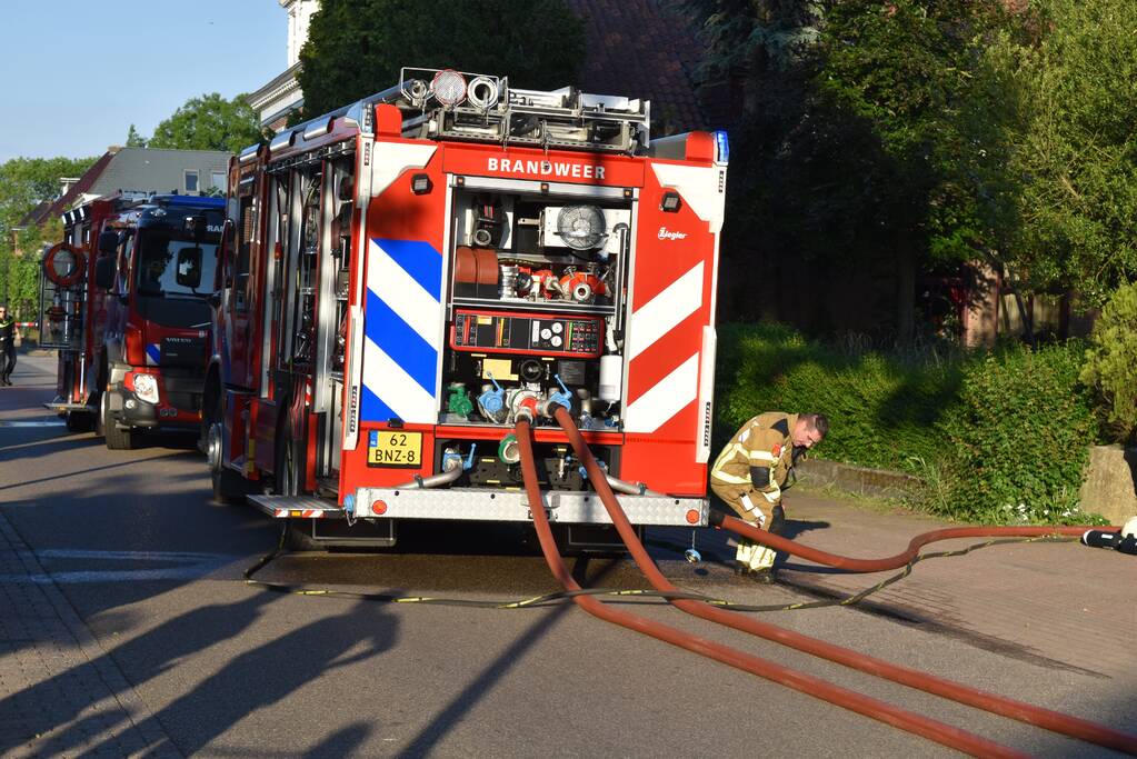 Veel rook bij brand in loods