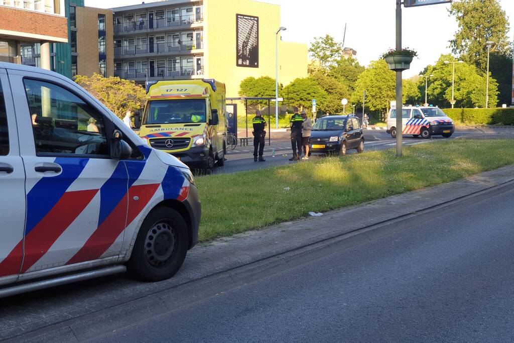 Persoon gewond na ongeval met personenauto