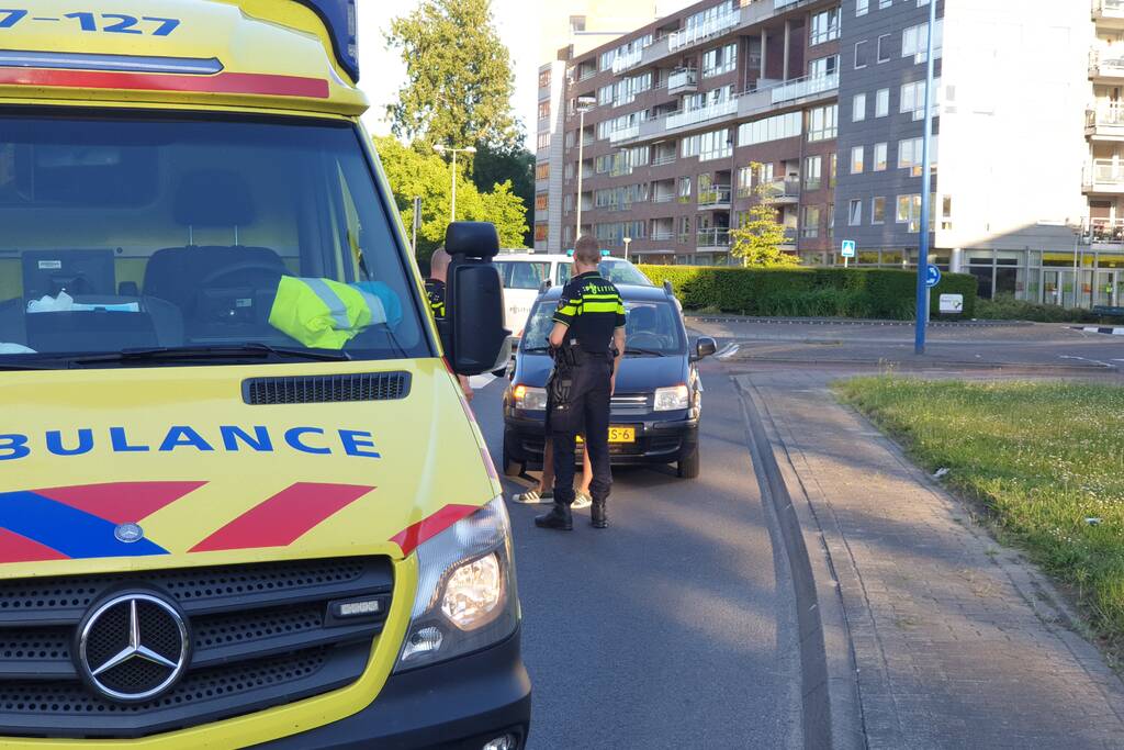 Persoon gewond na ongeval met personenauto