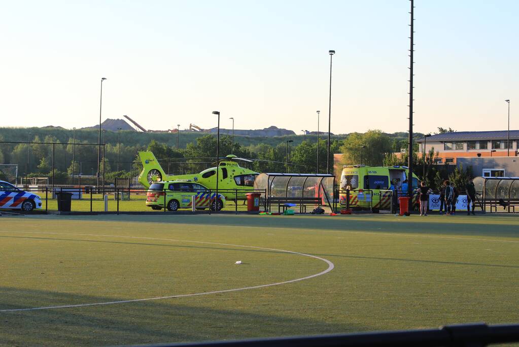 Hockeyspeler zwaargewond bij incident op veld