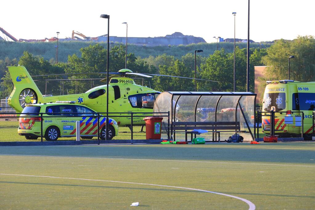 Hockeyspeler zwaargewond bij incident op veld