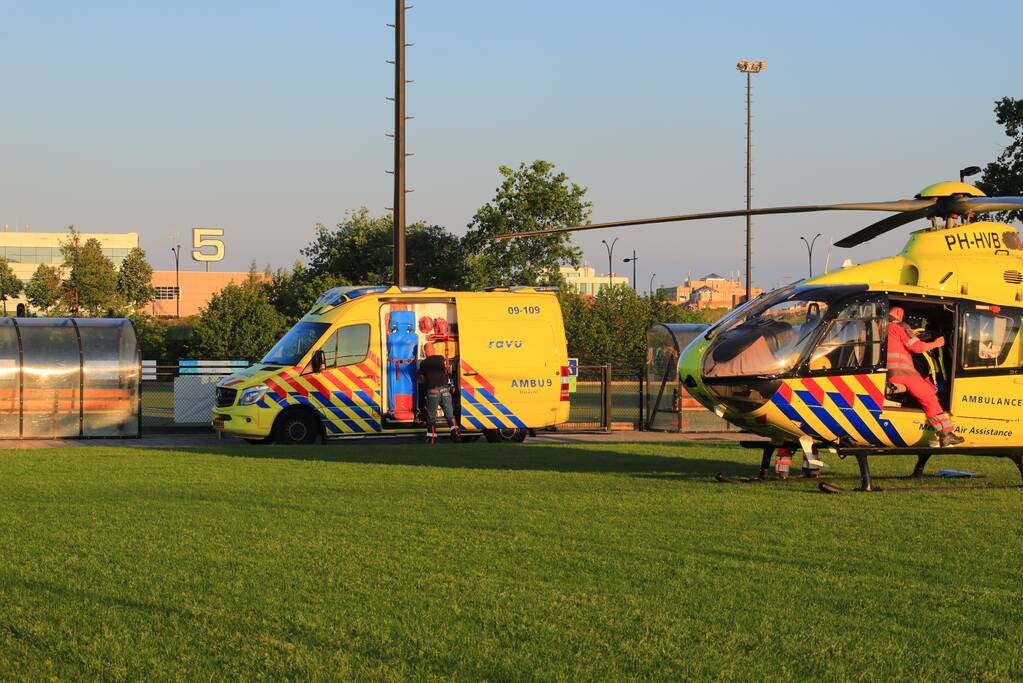 Hockeyspeler zwaargewond bij incident op veld