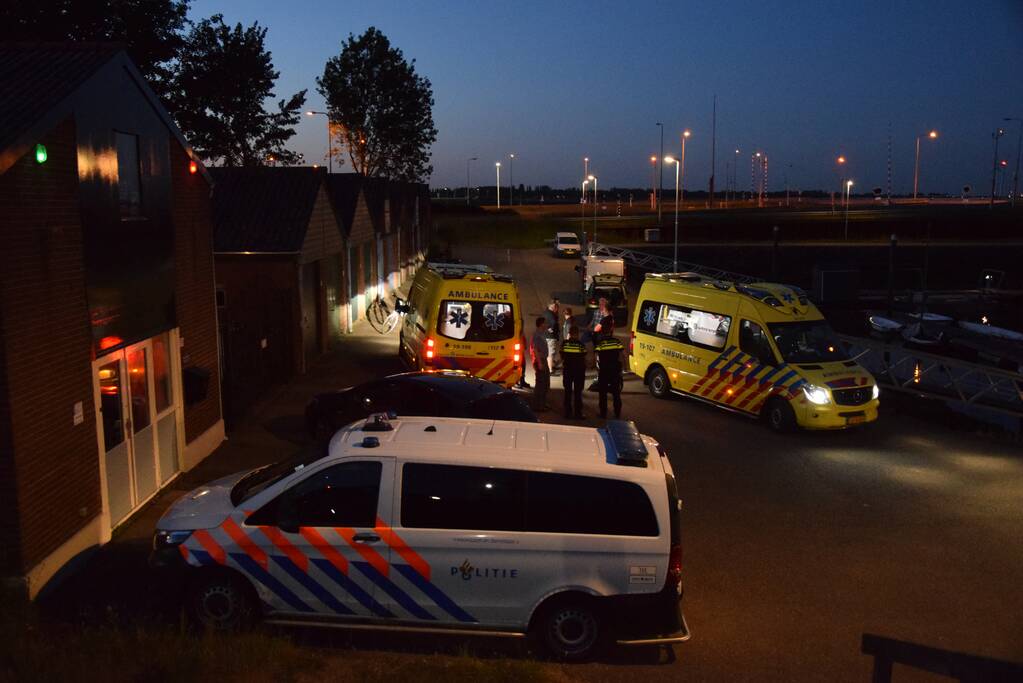 Personen raken te water na incident