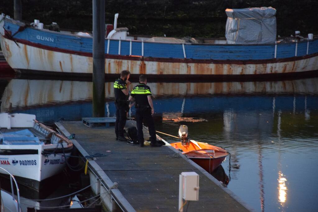 Personen raken te water na incident