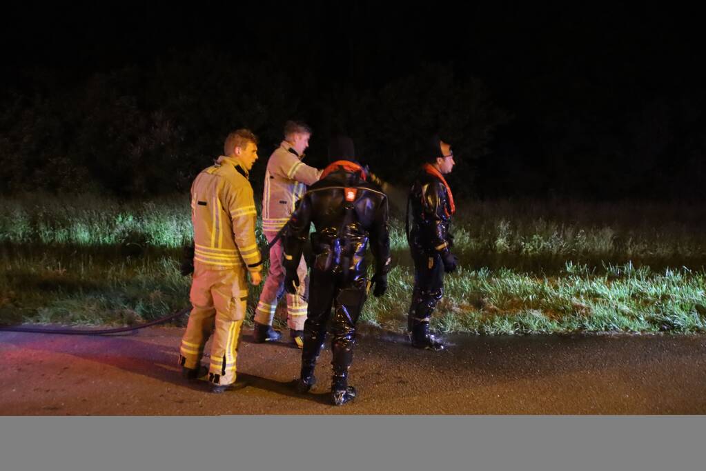 19-jarige bestuurder uit auto geslingerd en overleden