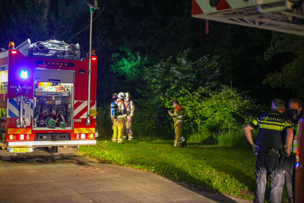 Flatwoning onbewoonbaar door grote uitslaande brand