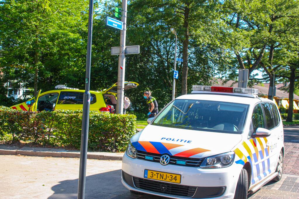 Man op fiets gewond bij verkeersongeval