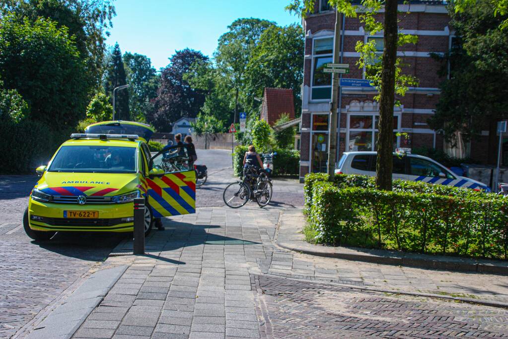 Man op fiets gewond bij verkeersongeval