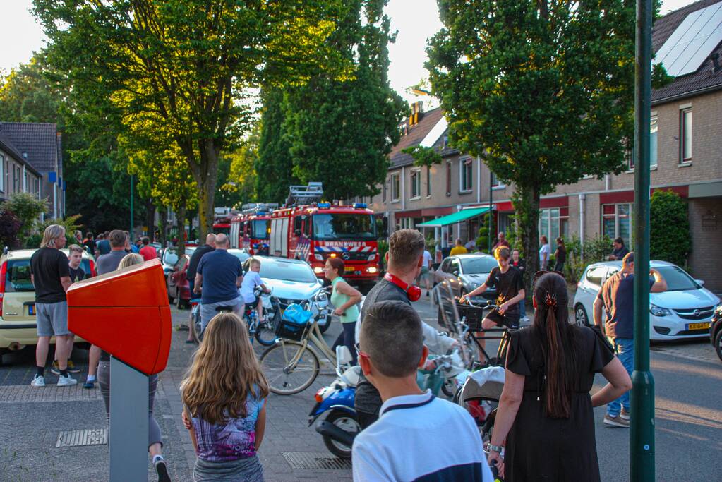 Brandweer redt hond bij brand in schuur