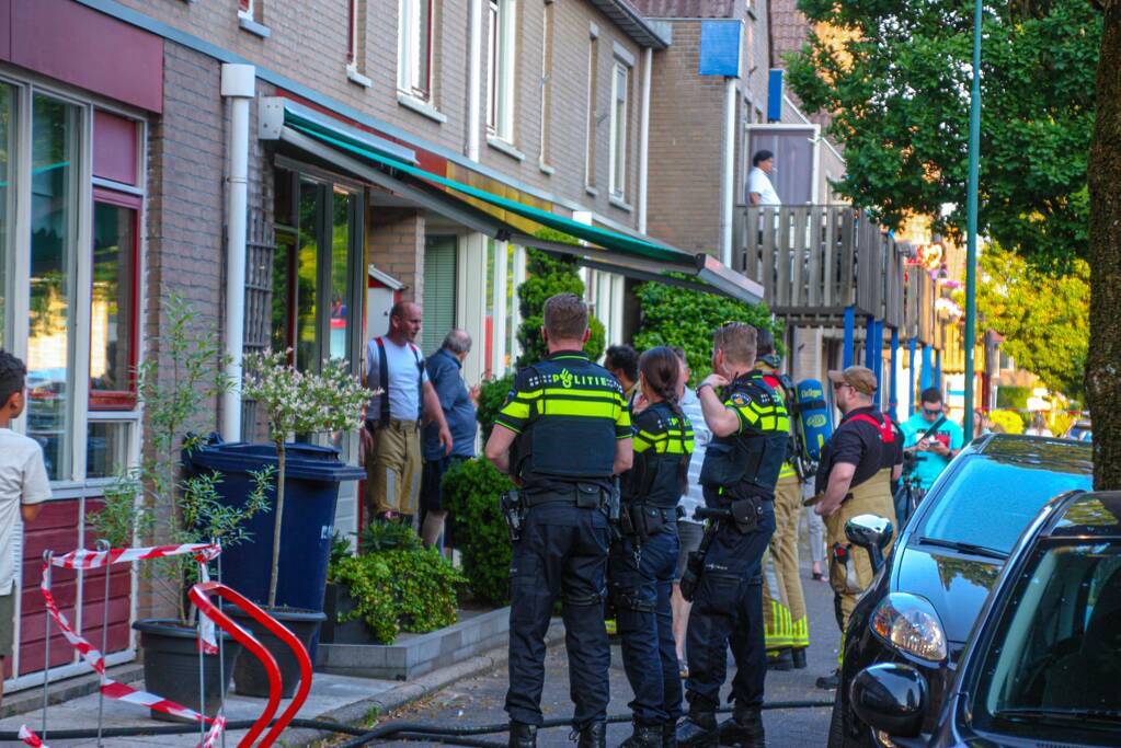 Brandweer redt hond bij brand in schuur