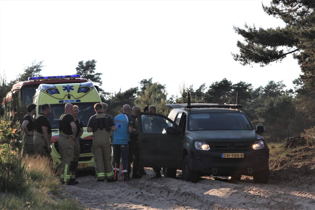 Ambulance rijdt zich vast op oefenterrein