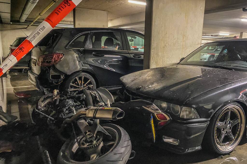 Motor brandt uit in parkeergarage