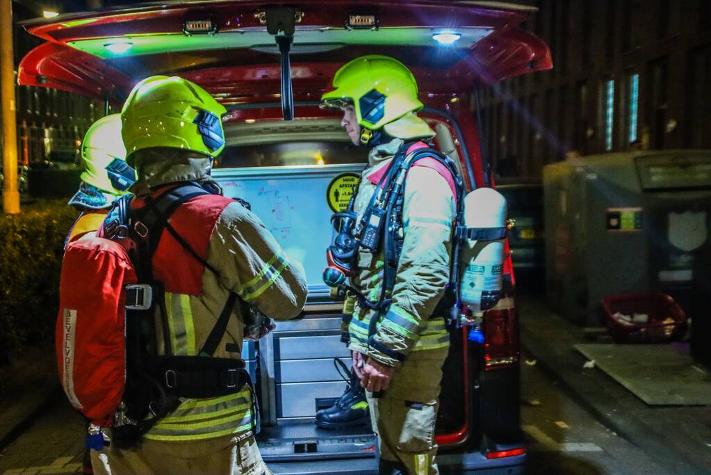 Motor brandt uit in parkeergarage