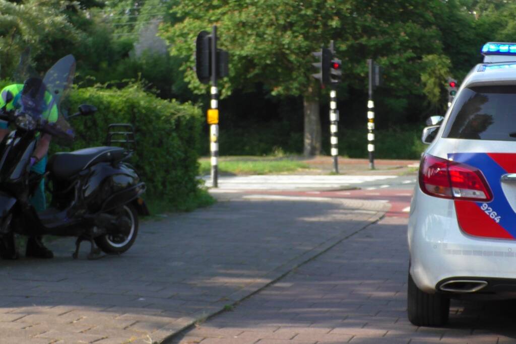 Scooterrijder gewond bij botsing met auto