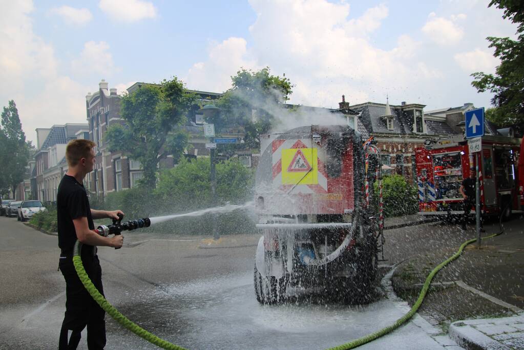 Voertuig afvalverwerker Omrin vat vlam