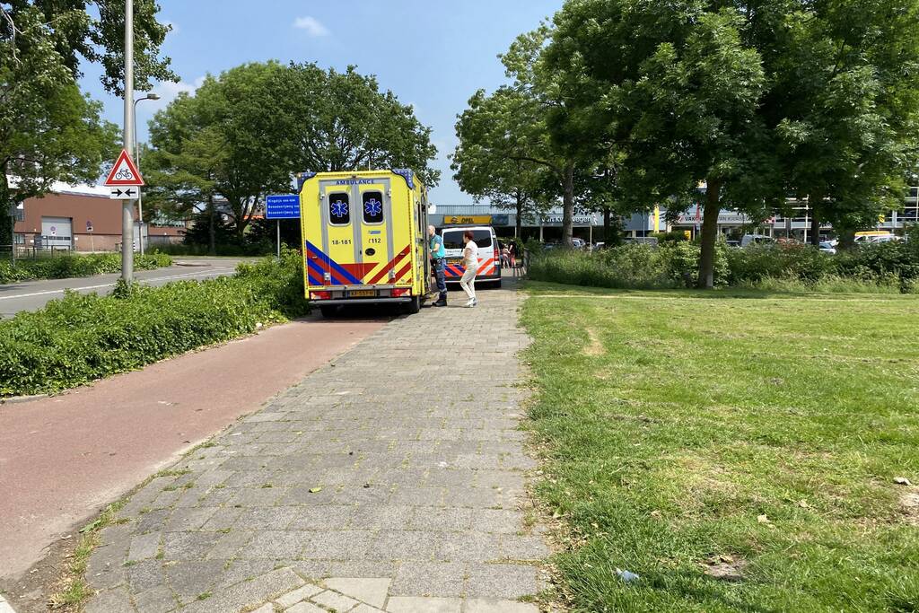 Scooterrijder aangereden door personenauto
