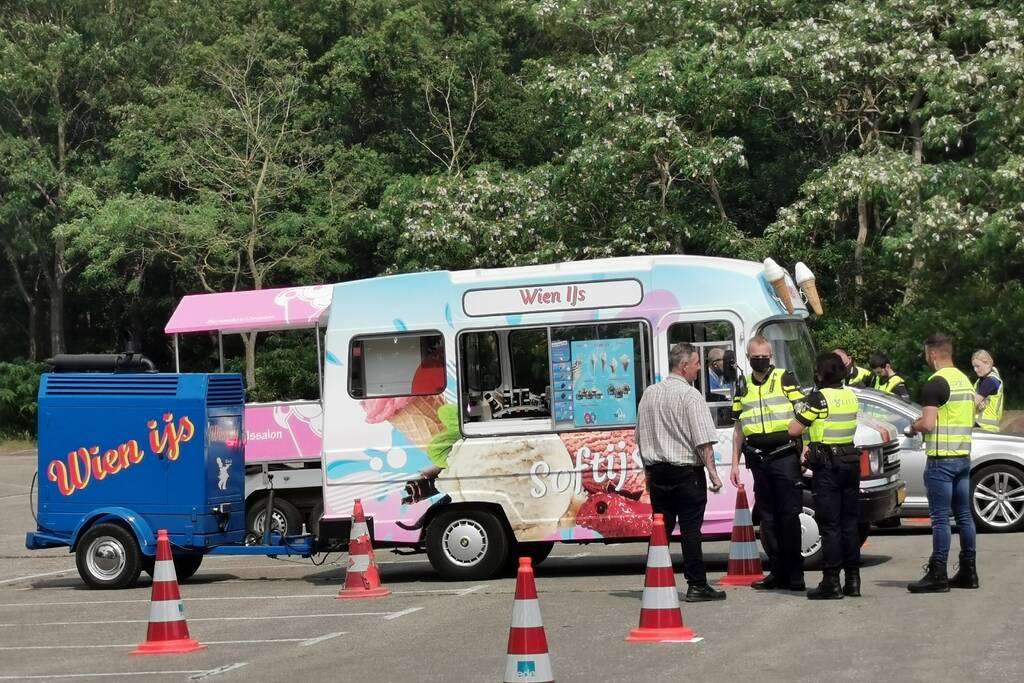 Grootscheepse controle door politie, douane en gemeente