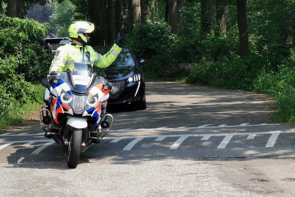 Grootscheepse controle door politie, douane en gemeente