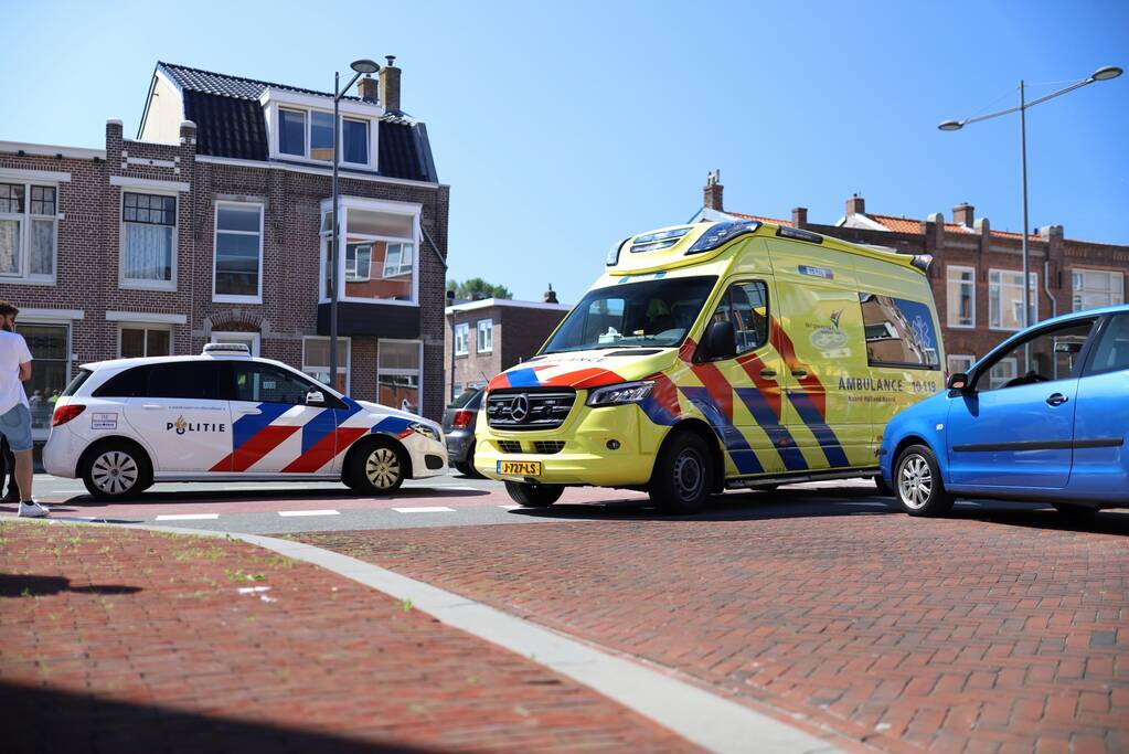 Scooterrijder gewond bij botsing met auto op kruising