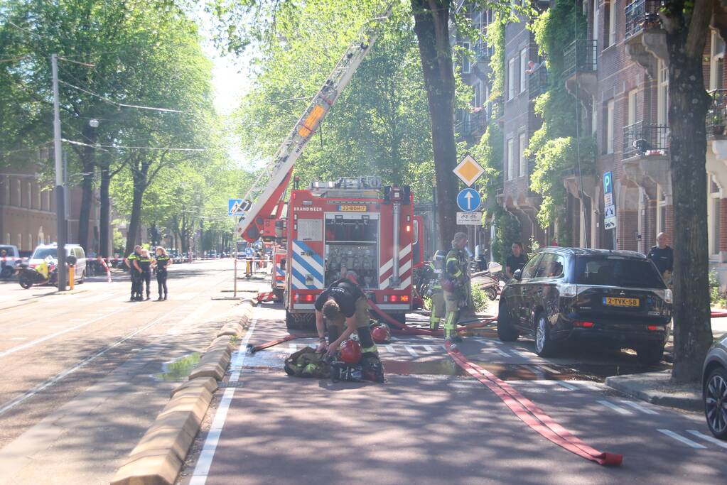 Veel rook bij brand in woning