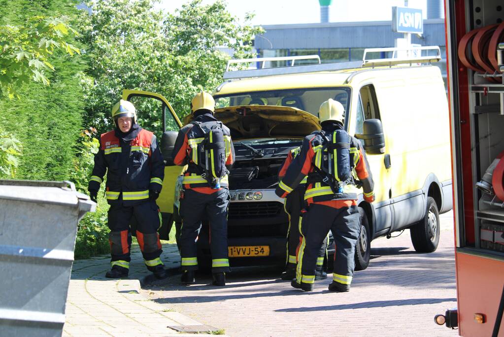 Onderzoek naar mogelijke brand in bestelbus