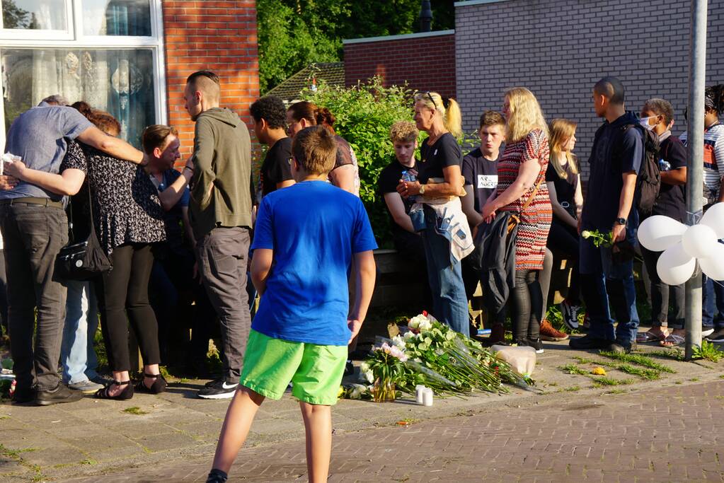 Stille tocht voor doodgestoken 14-jarige jongen