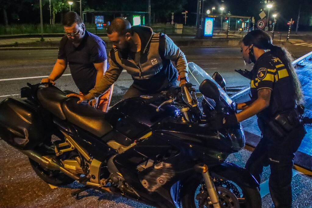 Motorrijder gewond na ongeval met voertuig